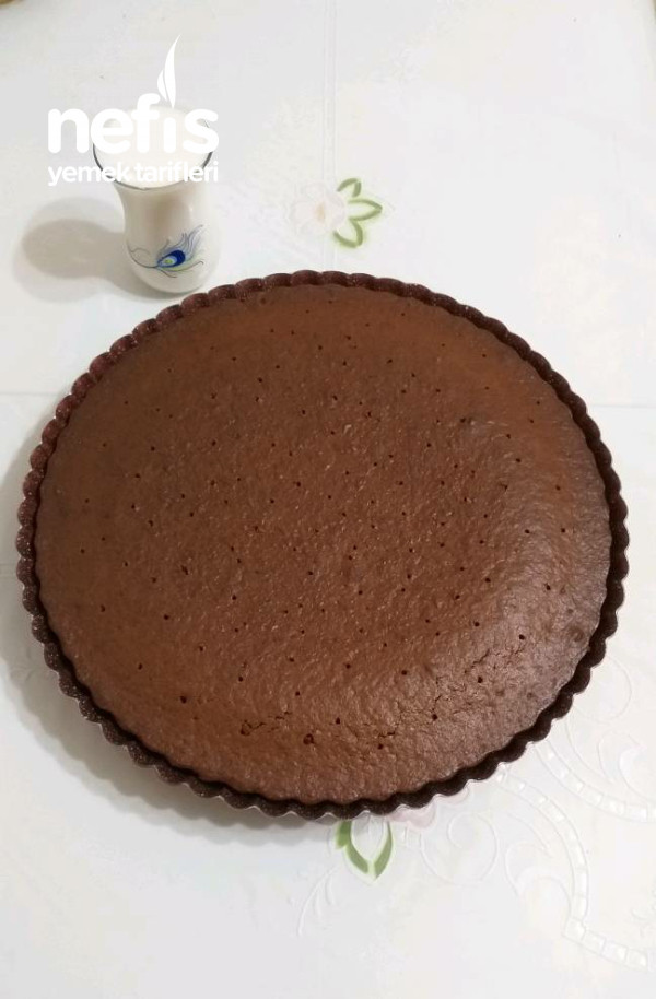Tart Kalıbında Çikolata Soslu Kek