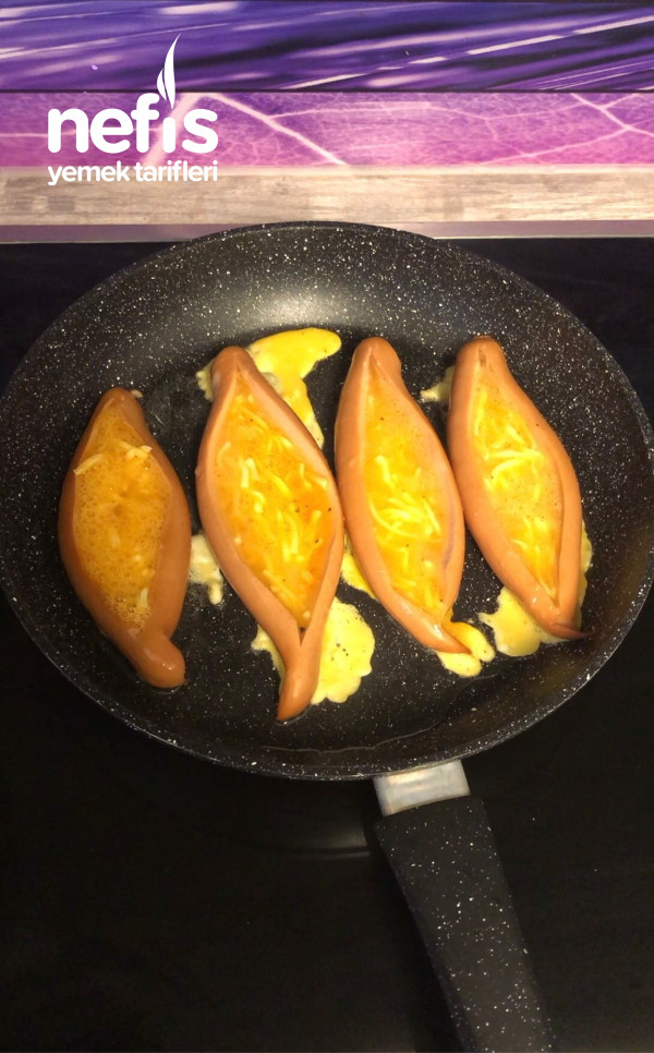 Çocuklara Kahvaltıda 5 Dk Hazıryacağınız Kaşarlı Yumurtalı Sosis
