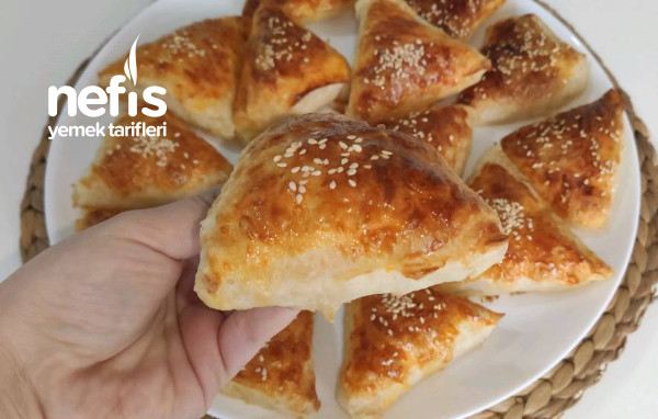 Hazır Yufkadan Puf Puf Kabaran Börek (Videolu)