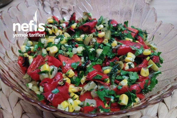 Közlenmiş Kırmızı Biber Salatası