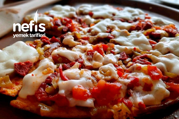 nefis-bir-kahvaltilik-bayat-ekmek-pizzasi.jpg