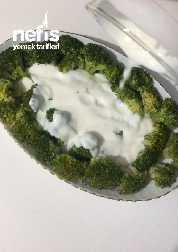 En Pratiğinden Yoğurtlu Brokoli