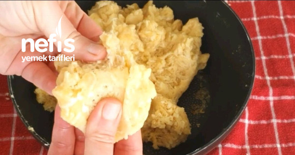 Kıyır Kıyır Ağızda Dağılan Peynirli Soslu Profiterol Tarifi (Videolu)
