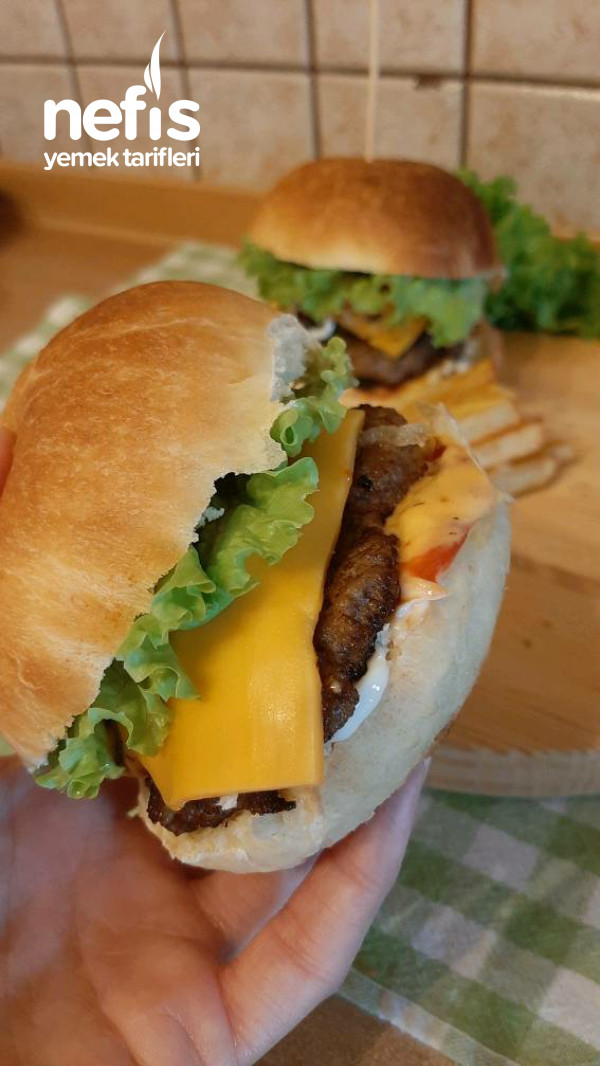 Hamburger (Köfte Burger) Tam Ölçülü