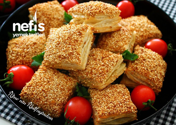 Simit Tadında Peynirli Milföy Börek (Tadına Doyamayacağınız Favori Kahvaltılık)