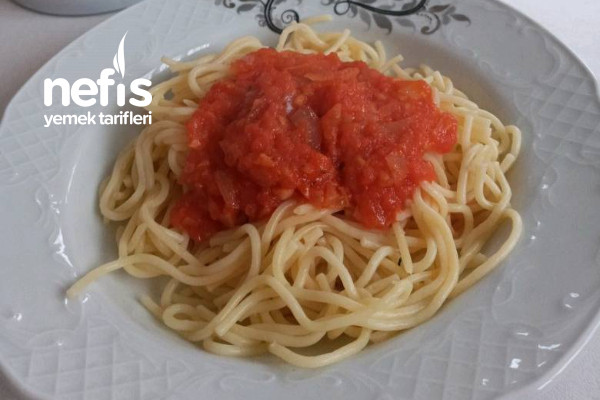 İtalyan Spagettisi (Spaghetti Napoletana)