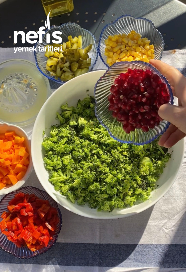 Narlı Brokoli Salatası