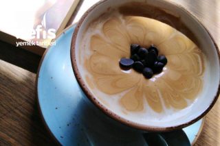Dalgona Kahve Görünümlü  Sütü Leziz ve Yoğunlaştırılmış Yağmur Havası İçeceği :) Tarifi