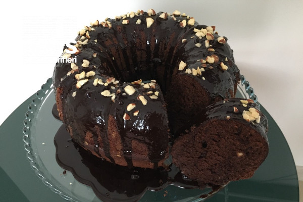 Çikolatalı Kek (Hazır Pop Kek Tadında Enfes Bir Kek) Tarifi