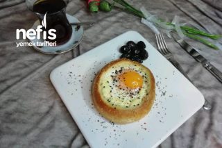 Lezzetli Ve Pratik Bir Kahvaltılık Hamburger Ekmeğinde Yumurta Tarifi
