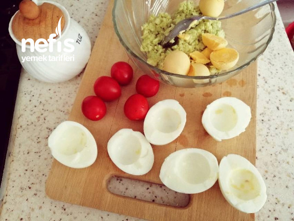 Pazar Kahvaltınıza Renk Katacak Bir Tarif Avakadolu Yumurta