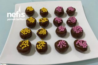 5 Dakikada Çikolatalı Truffle (Sadece 3 Malzemeyle Truff) Tarifi