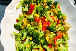Rengarenk Brokoli Salatası Tarifi