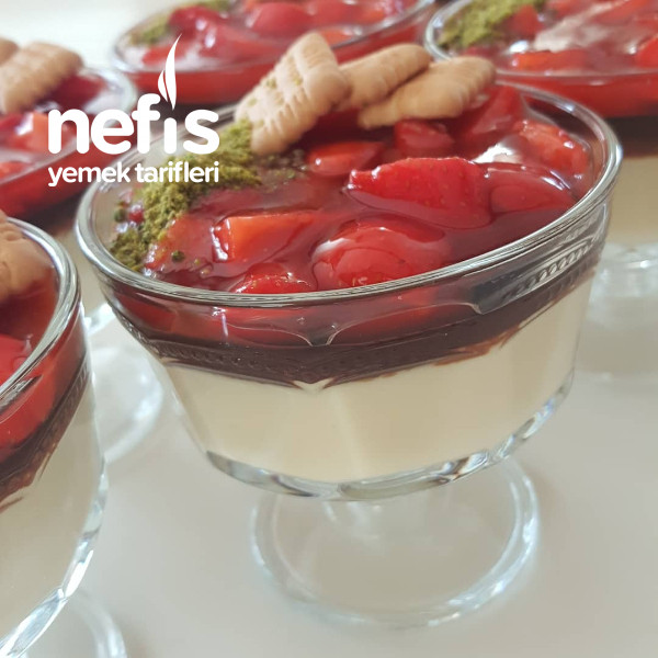 Çilek Jöleli Çikolatalı Muhallebi (Çilek Jöleyi Pasta Kek Heryerde