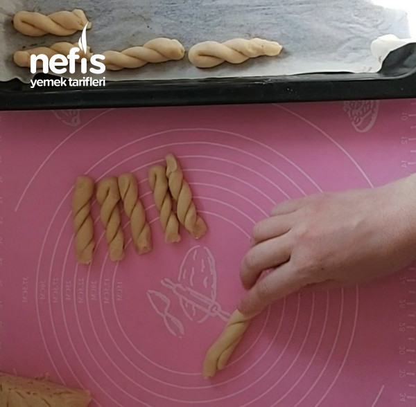 Simit Tadında Pastane Kurabiye