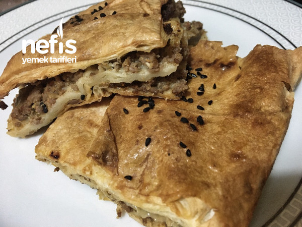 Kıymalı Börek (Hazır Yufkadan)