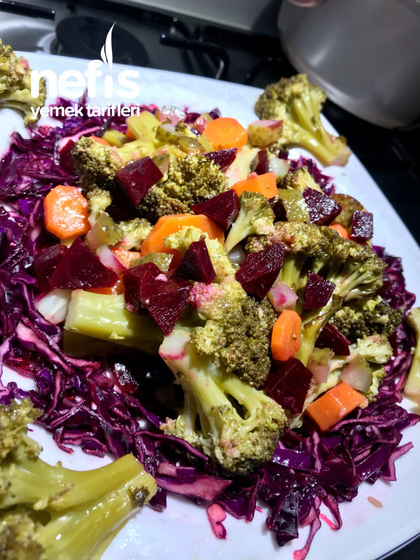 Pancarlı Brokoli Salatası