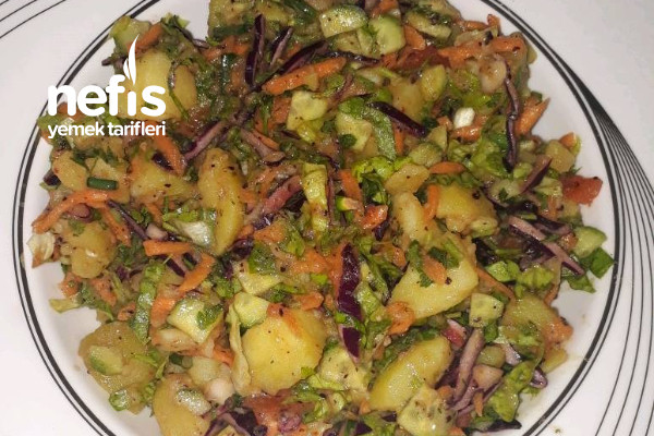 cok-lezzetli-karisik-patates-salatasi.jpg