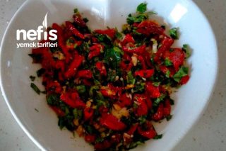 Kuru Domates Salatası (2 Kişilik Tarifler) Tarifi