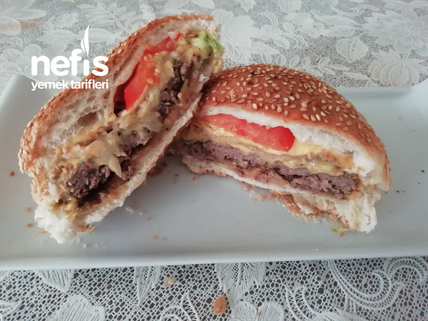 Ev Yapımı Ekmeği İle Hamburger Tarifi (Hazırlarından Farksız)