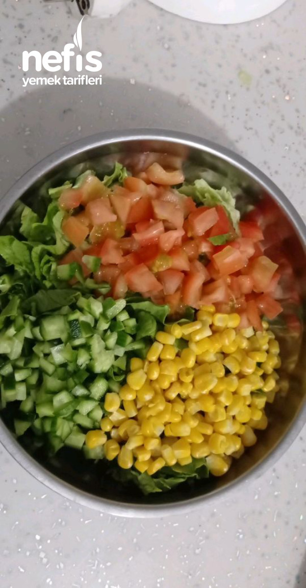 Hindi Füme Li Salata