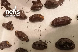 Amarant Patlaklı Ve Keten Tohumlu Çilekli Trüf Çikolata Tarifi