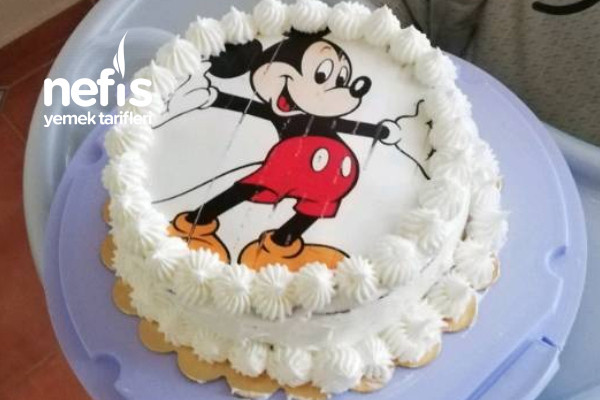 Mickey Mouse Konseptli Yaş Pasta Tarifi