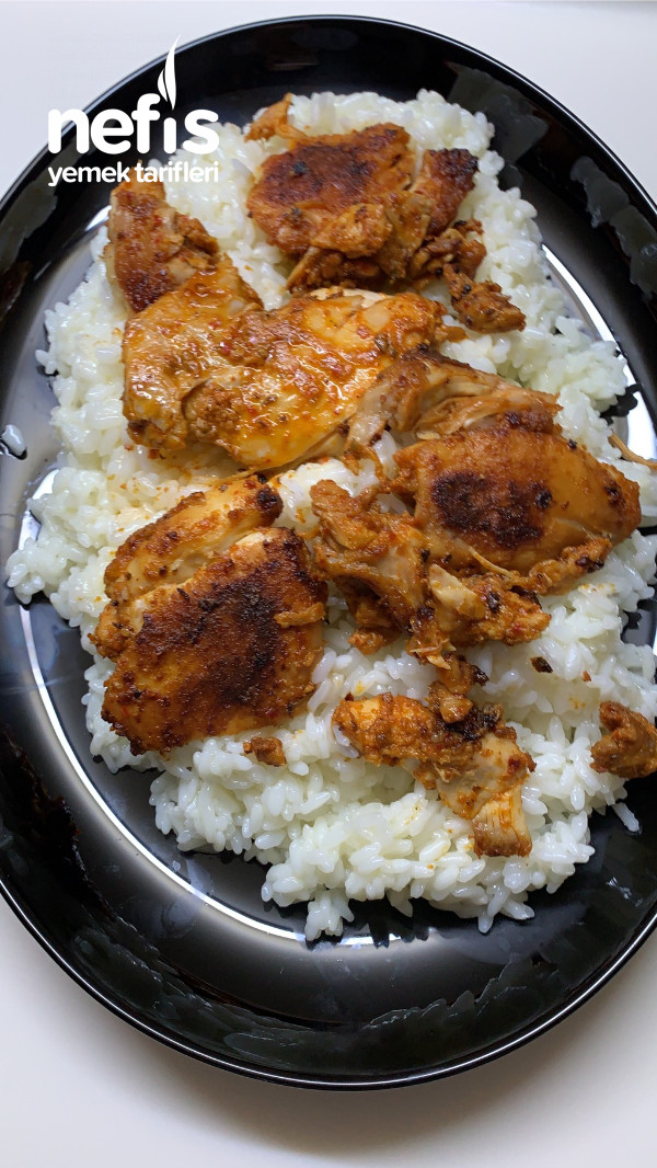 Κοτόπουλο Tandoori για να διακοσμήσετε τραπέζια Iftar