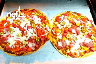 Pratik Pizza (Lavaş ile Pizza Yapımı) Tarifi