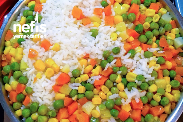 Sebzeli Pirinç Pilavı (Tereyağlı)