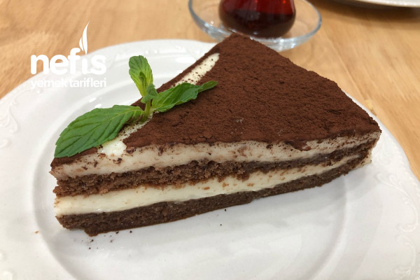 Tiramisu (Hazır Kek İle Pratik Tam Tarif)