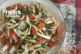 Domatesli Soğan Salatası Tarifi