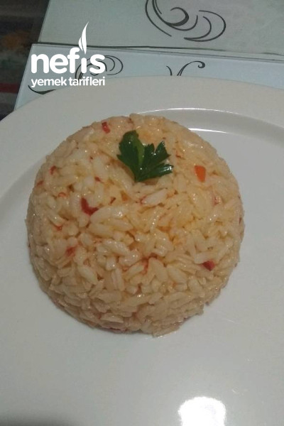 Kırmızı Biberli Pirinç Pilavı
