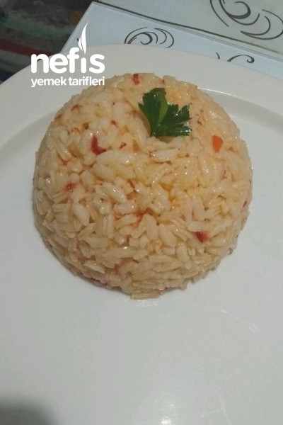 Kırmızı Biberli Pirinç Pilavı