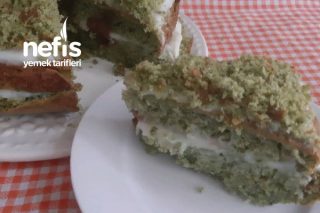 Yeşil Pasta (Pratik Fakat Dikkat Çekici Pasta) Tarifi
