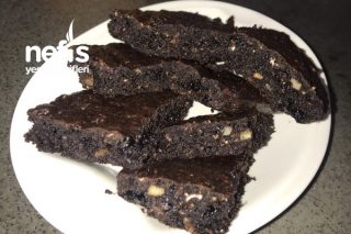 Cevizli Hurmalı Şekersiz Unsuz Brownie Kek Tarifi