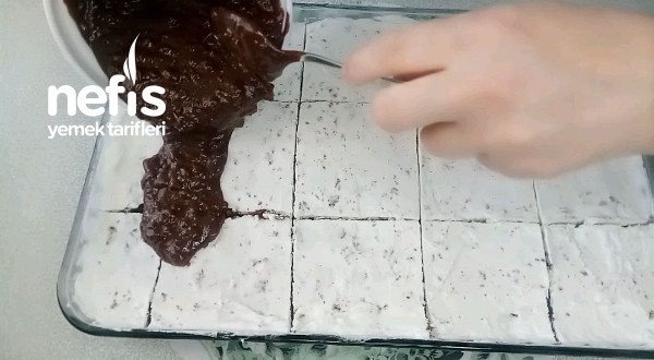 Fındıklı Çikolata Soslu Pasta Tarifi