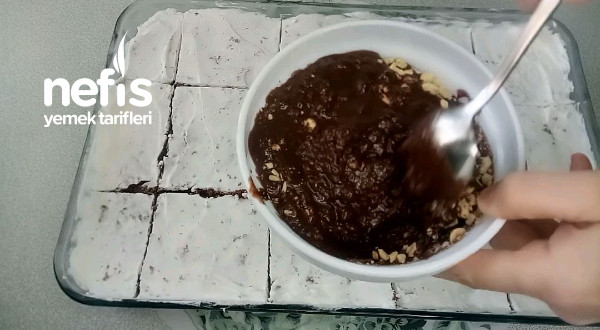Fındıklı Çikolata Soslu Pasta Tarifi