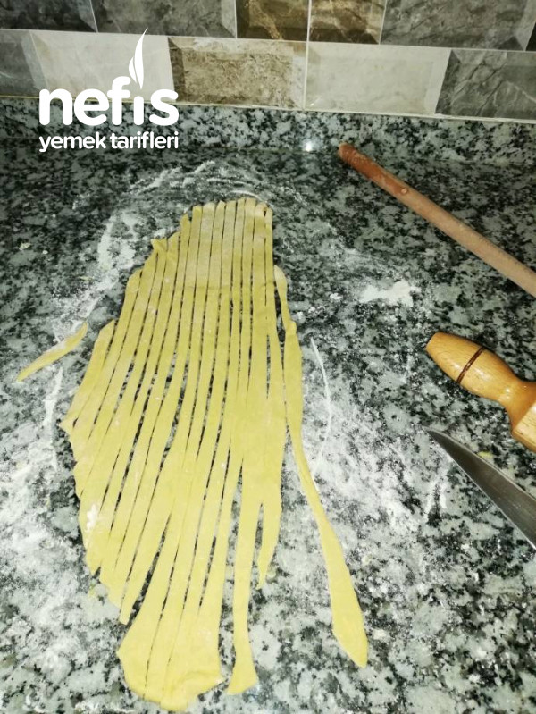 El yapımı kavurmalı makarna spagetti