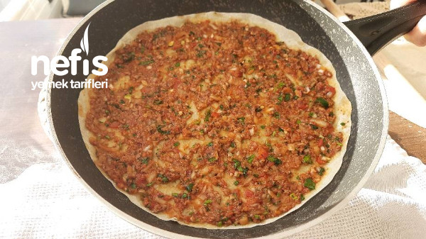 Ev Yapımı Enfes Lahmacunçok Pratik Pişirme Yöntemi İle