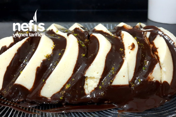Çikolata Soslu Bisküvili İrmik Tatlısı (Videolu) Tarifi