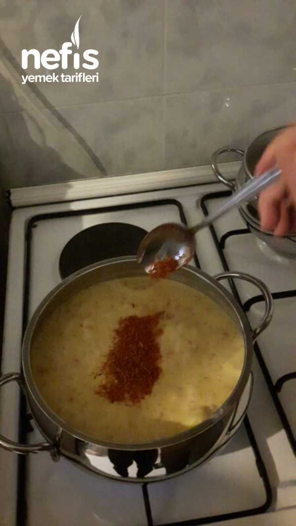 Safran Otlu Tavuk Çorbası