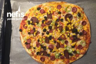 Hamuru İnce Ve Çıtır Nefis İtalyan Pizza Tarifi