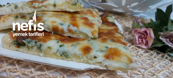 Sarımsaklı Yeşil Pizza