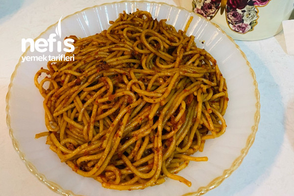 Spagetti (Sarımsak ve Salçalı)