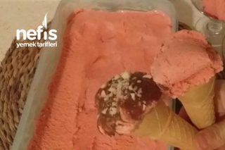 Çilekli Dondurma(Videolu) Tarifi