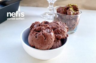 Ev Yapımı Kakaolu Damla Çikolatalı Dondurma Tarifi