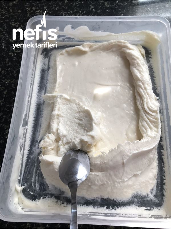 Vanilyalı Dondurma (Bu Tarifi Denedikten Sonra Asla Hazır Almayacaksınız)