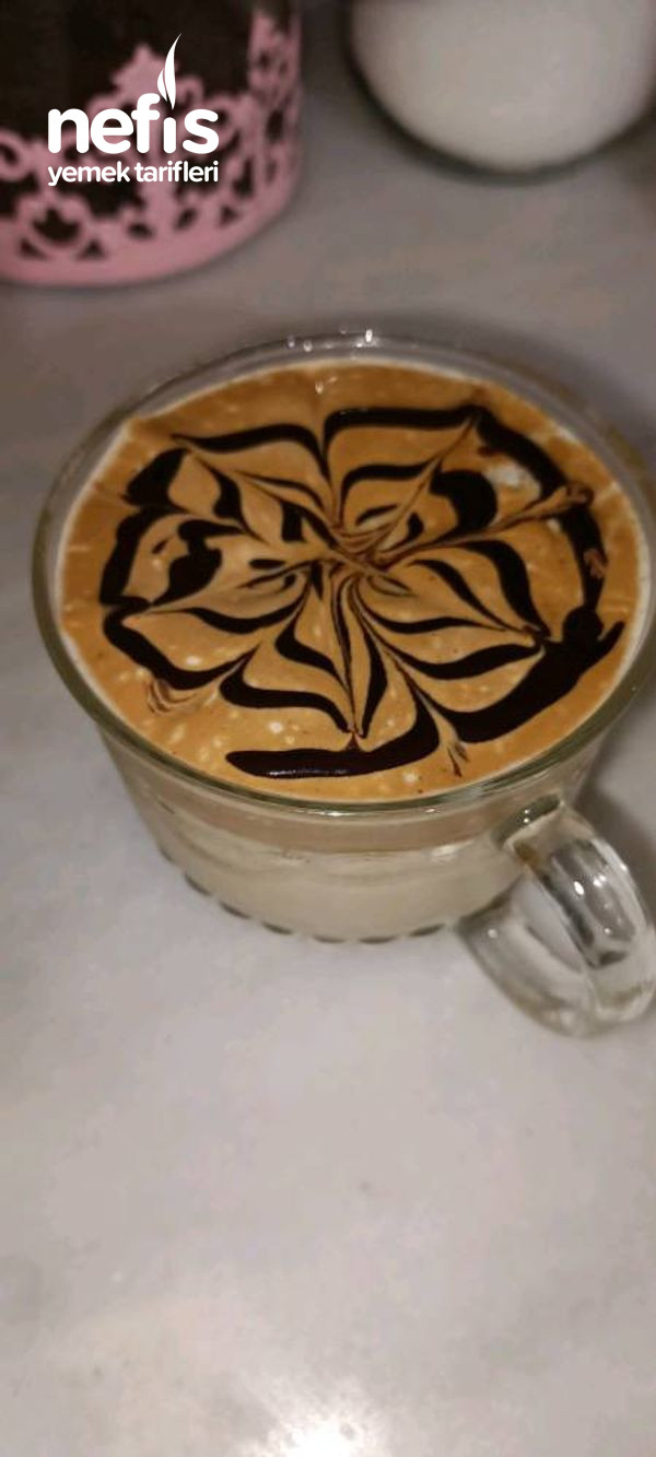 Köpüklü Sütlü Kahve