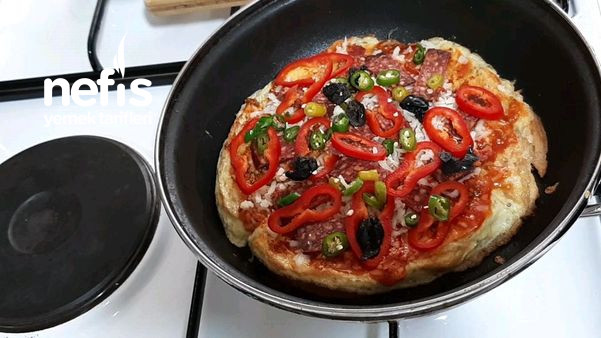 3 Dilim Ekmekle Harika Pizza Tarifi (Videolu)